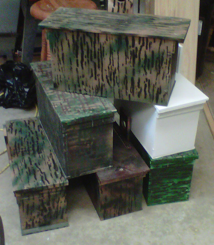 Camouflage pattern swarm traps